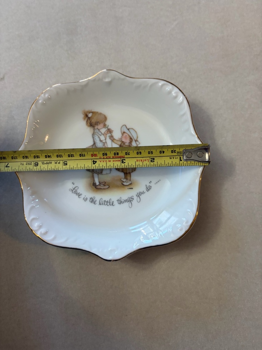 Decorative Porcelain Trinket Dish with Gold Trim - Picture 4 of 4